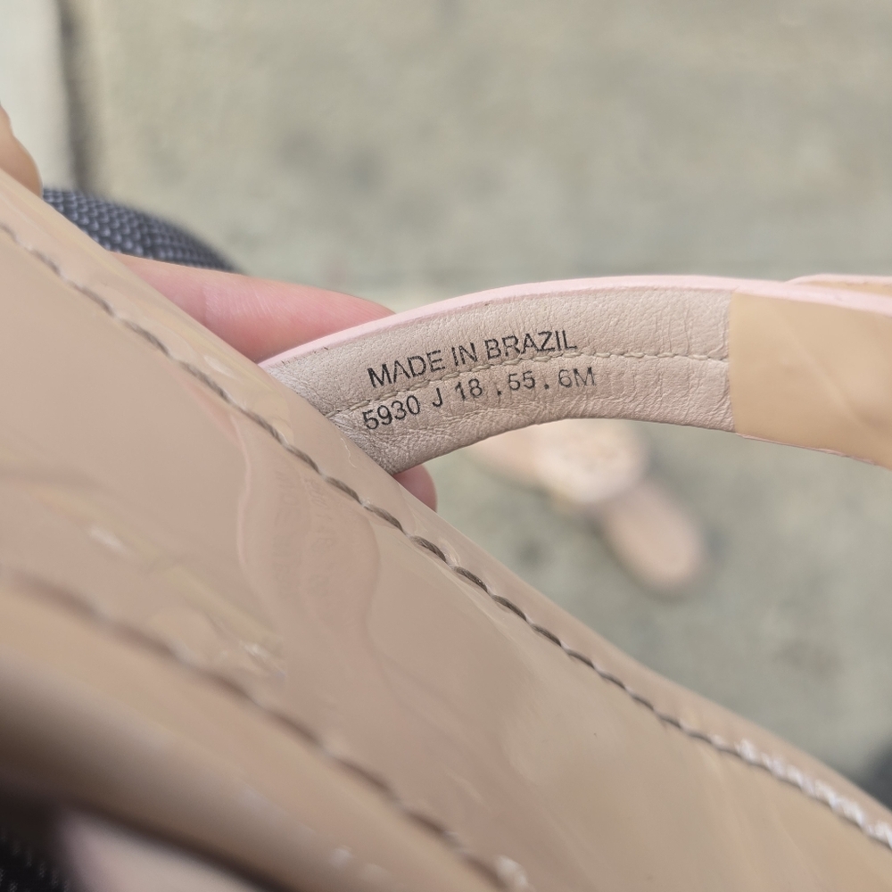 Tory Burch Patent Logo Thong Sandals in Blush Nude - Picture 6 of 11
